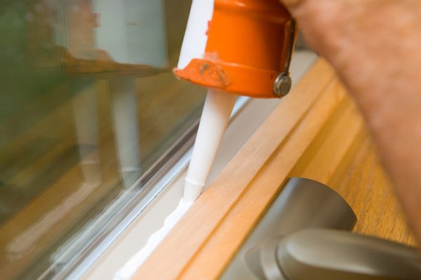 Pittsburgh top handyman professional caulking services for kitchen bath windows siding in regent square highland park squirrel hill oakland point breeze frick park swissvale morningside Garfield friendship